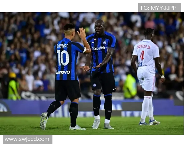 世界杯历史冷门AC米兰狂胜里昂5-0帽子戏法点燃全场激情