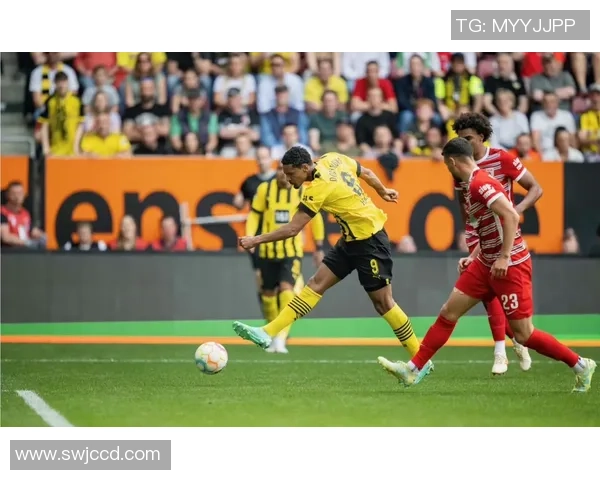 国王杯精彩对决多特蒙德大胜里昂引发全场惊喜瞬间回顾