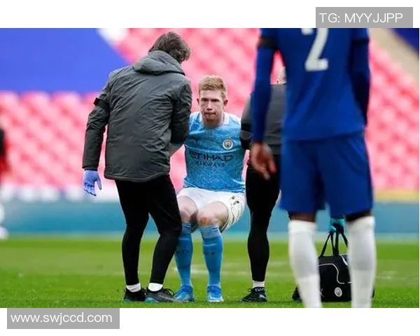 国王杯曼城大胜里昂红牌事件引发全场热议战术分析揭秘