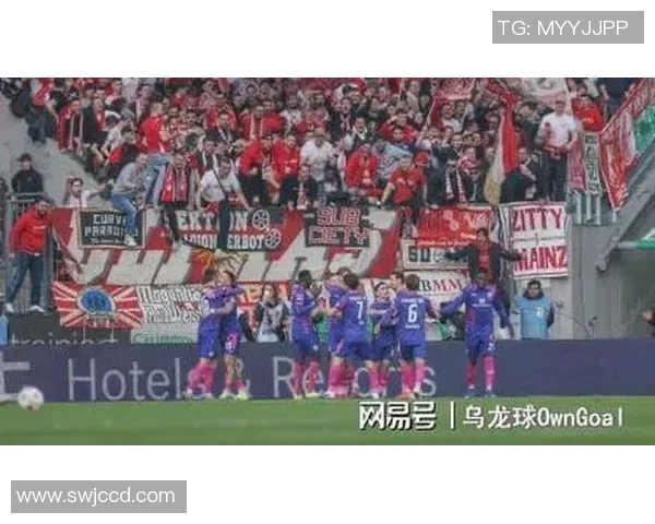 德甲激战：利物浦与拜仁战成平局乌龙球成比赛转折点