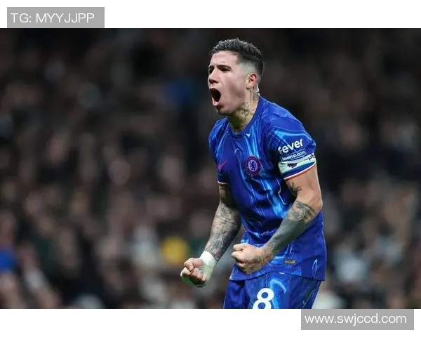 德甲激战:里昂大胜切尔西引发争议判罚全场沸腾 德甲激战:里昂大胜切尔西引发争议判罚全场沸腾