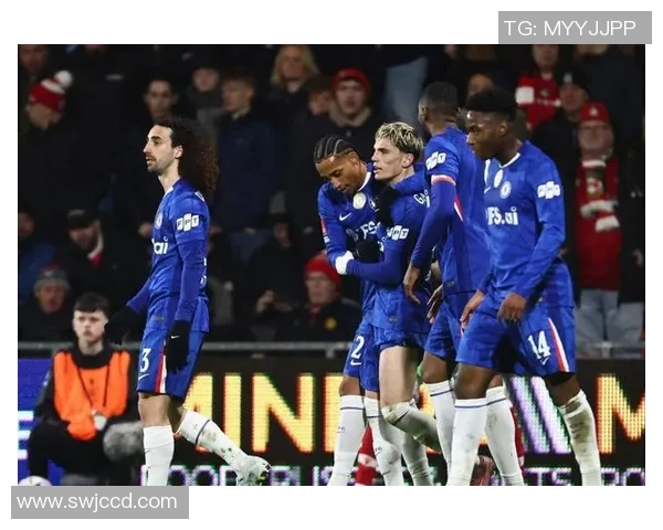 足总杯惊现冷门里昂逆转多特蒙德乌龙球成比赛转折点 足总杯惊现冷门里昂逆转多特蒙德乌龙球成比赛转折点